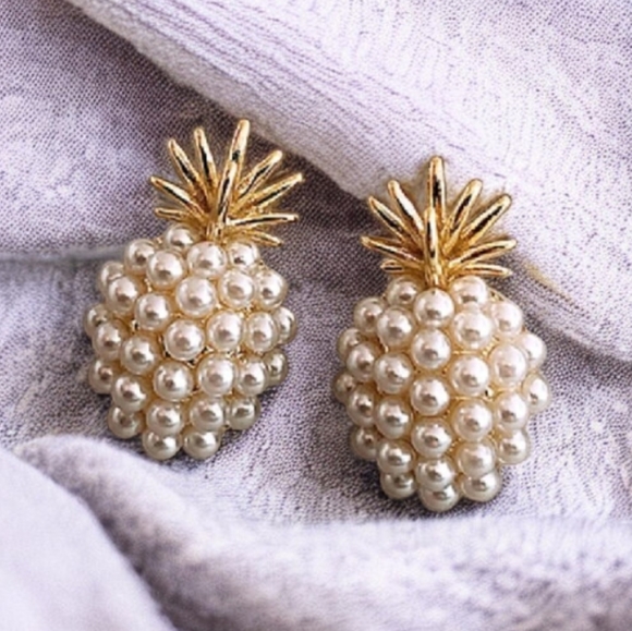 Pearl Pineapple Earrings 🍍 - Picture 10 of 11